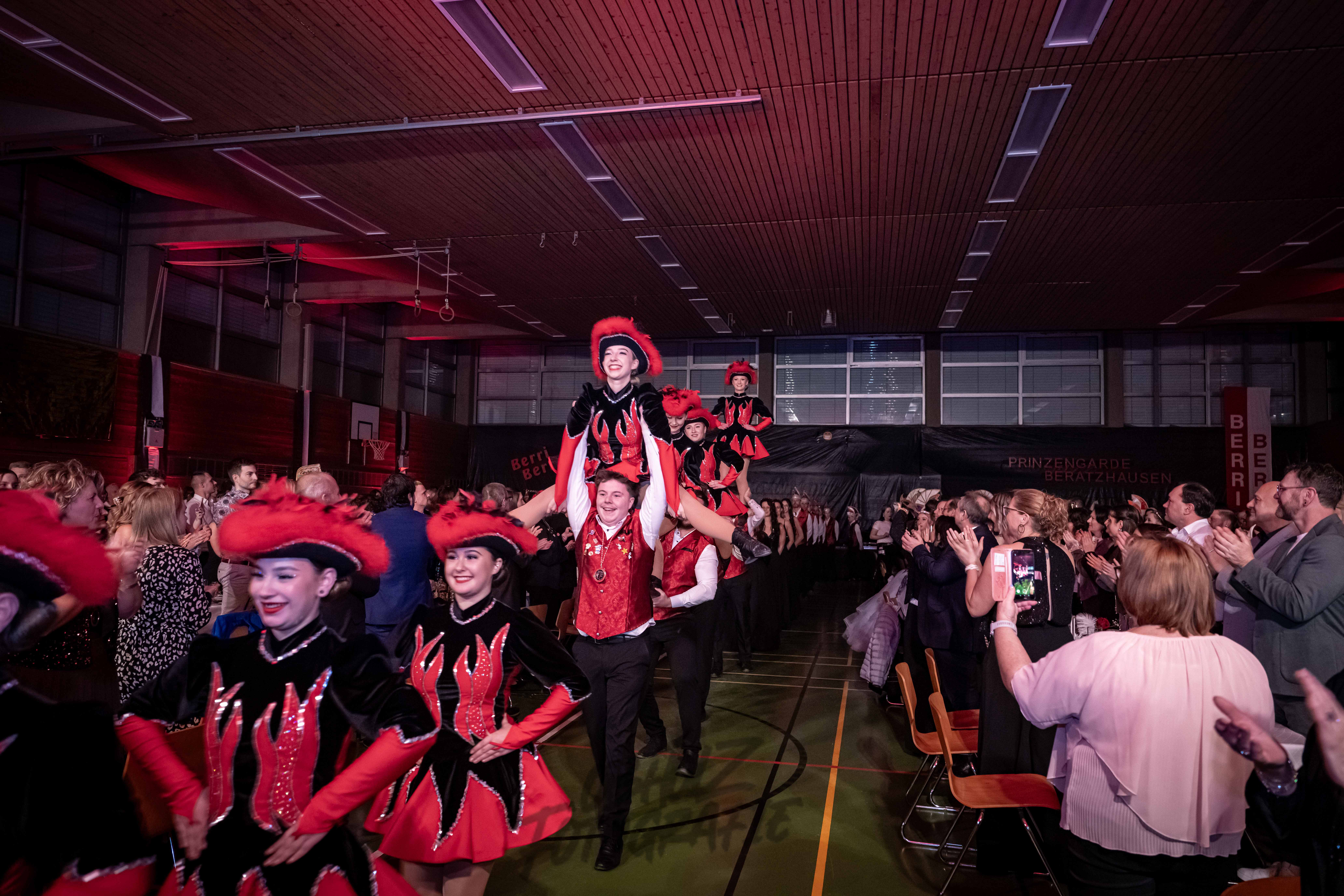 Inthroball  94 von 830